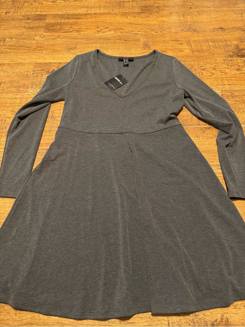 Forever 21 Gray Long Sleeve 0XL V-Neck Knee-Length Dress NEW